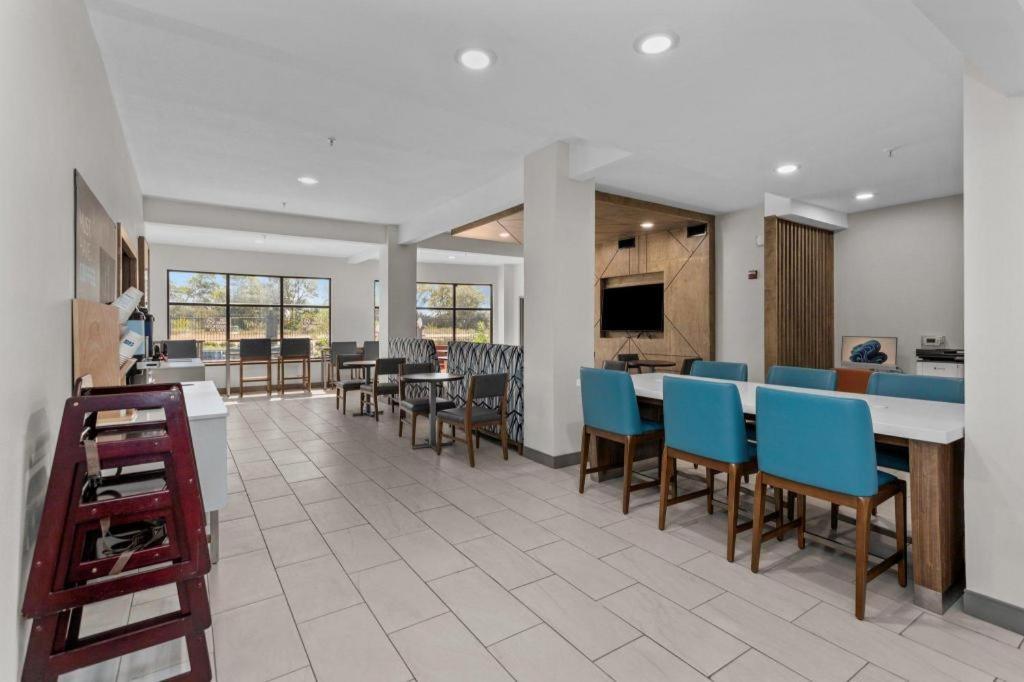 Holiday Inn Express Crockett By Ihg מראה חיצוני תמונה