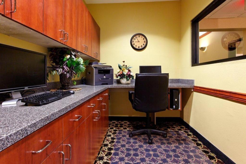 Holiday Inn Express Crockett By Ihg מראה חיצוני תמונה
