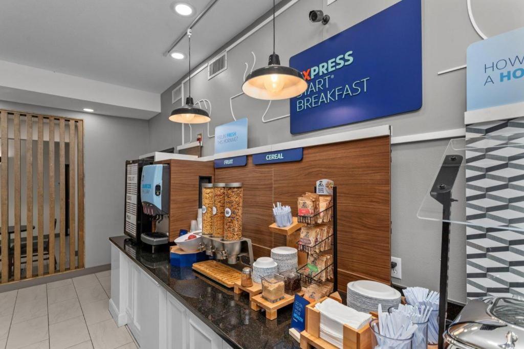 Holiday Inn Express Crockett By Ihg מראה חיצוני תמונה